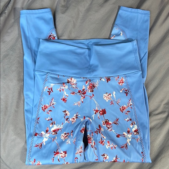 Blue Floral Activewear Set - Picture 5 of 10
